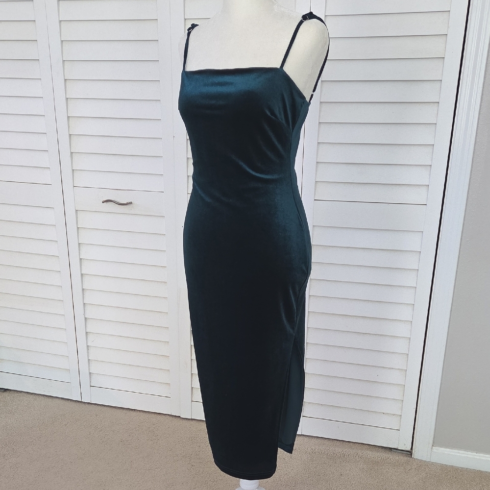 Windsor Emerald Green Velvet Midi Dress